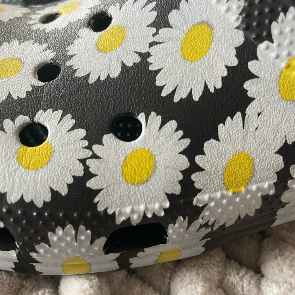 Crocs Classic Clogs with Daisy Pattern - Picture 3 of 3